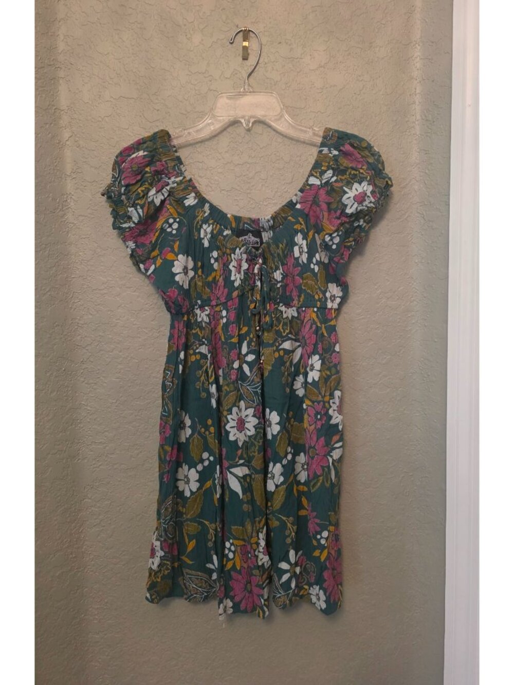 Angie Green Floral "Gauzy" Off Shoulder Dress size Large EUC